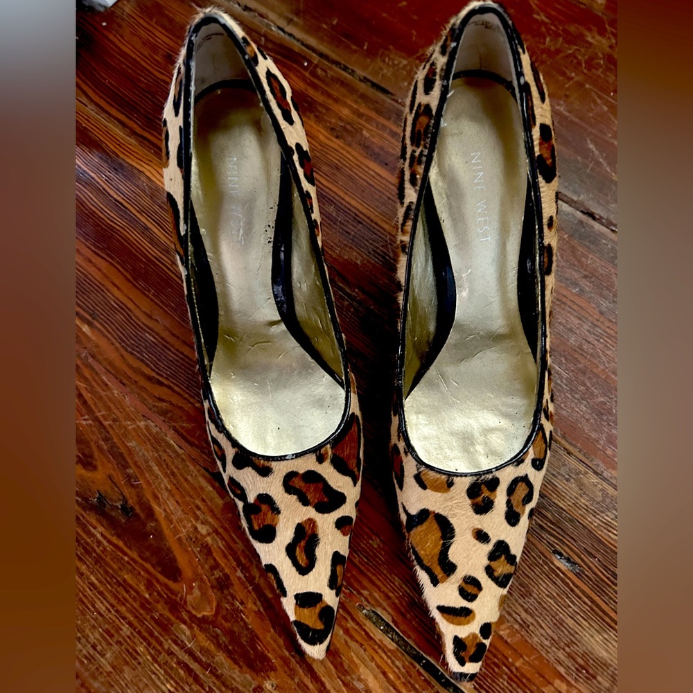 Nine West Sz 8 Genuine, calf leather leopard print, pointy toe heel